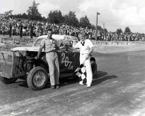 Cuba_19 Whitey Gorsuch, Flagman with winner, #207jr-Don Wood